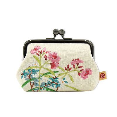 Product info: 夏景花卉刺繡口金包