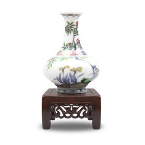 故宮百品粉彩花卉瓶