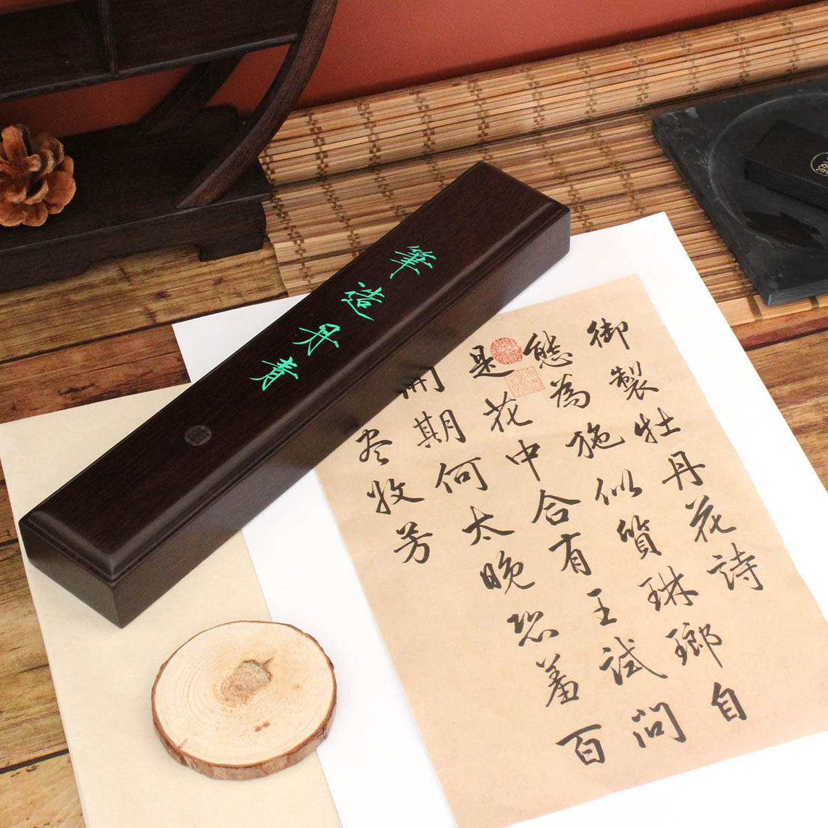 書道具　明子銘　銅漆塗　草文螺鈿蒔絵　鎮子　文鎮　紙鎮　共箱　C　4667 薮柑子蒔絵印籠 銘 梶川作（榮） | 梶川 | 収蔵品詳細 | 作品を