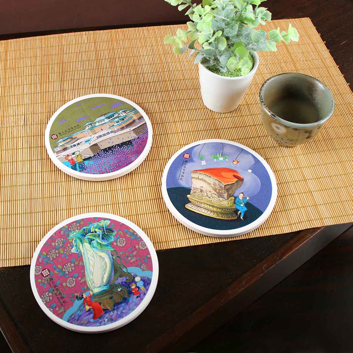 【極美品・完品】台湾 台北市第一國際獅子會 50周年記念 翠玉杯 曾繁漳 監修 故宮精品網路商城- 杯墊─翠玉白菜