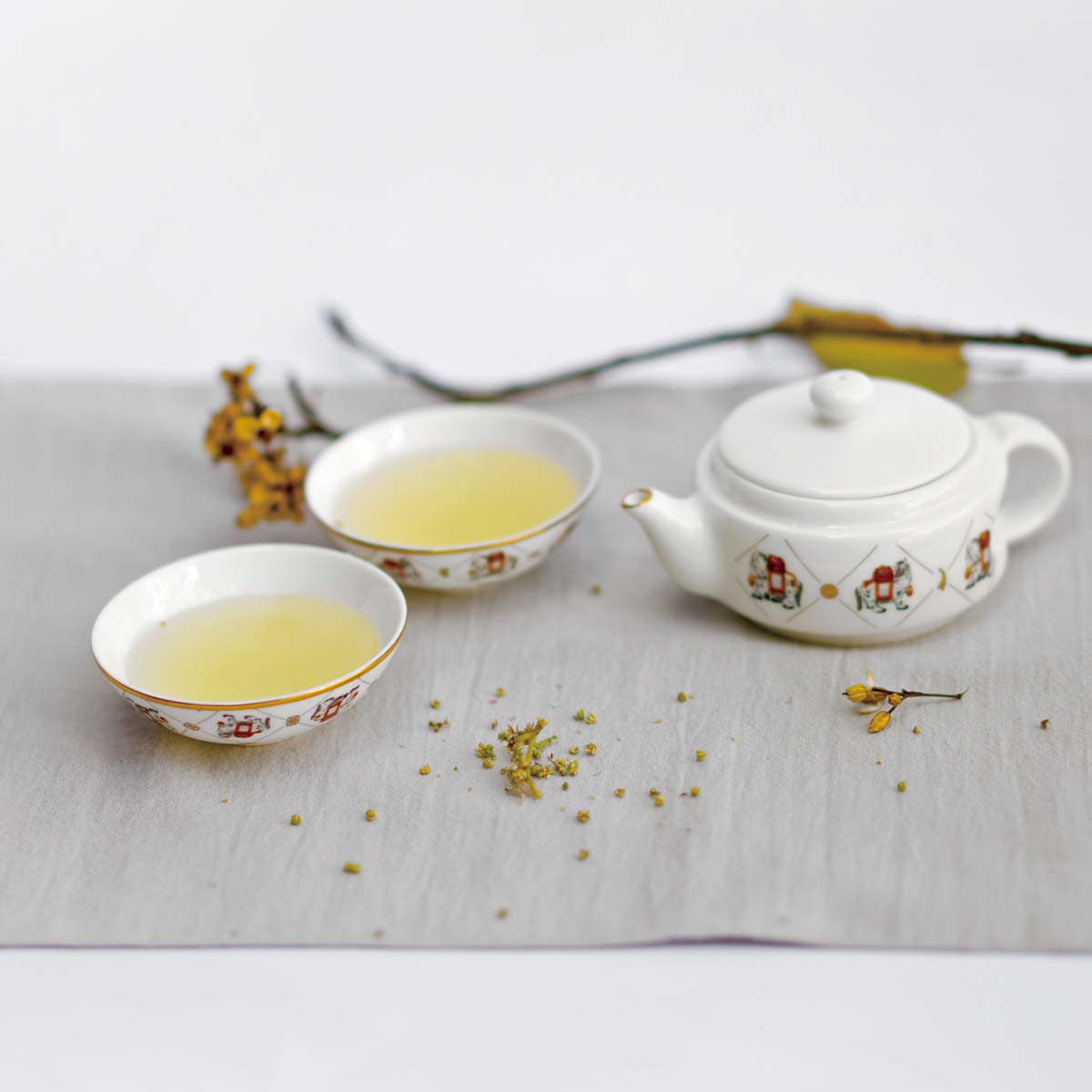 故宮精品網路商城- 玲瓏壺．八寶彩馬