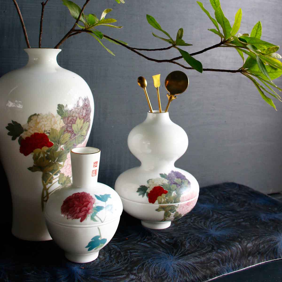 故宮精品網路商城- 文人三雅牡丹壺杯禮盒組(香具茶器花器)