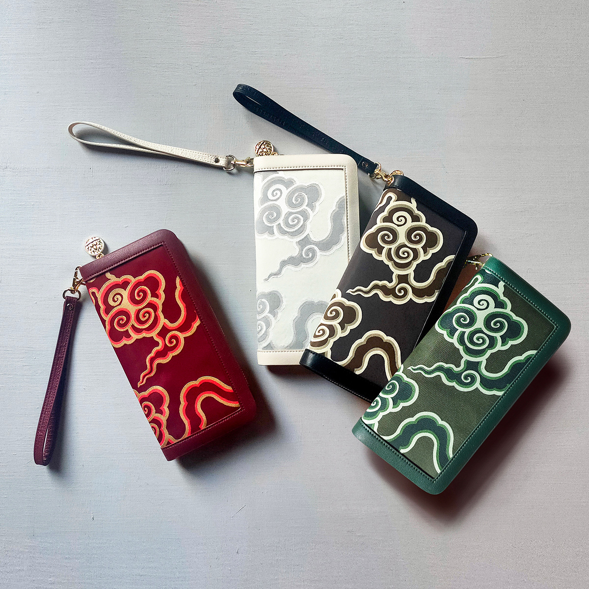 故宮精品網路商城- 【龍藏萬福】刺繡長夾（黑）