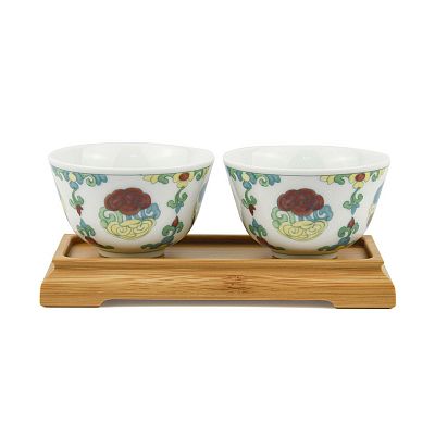 Product info: 鬥彩雲芝對杯組