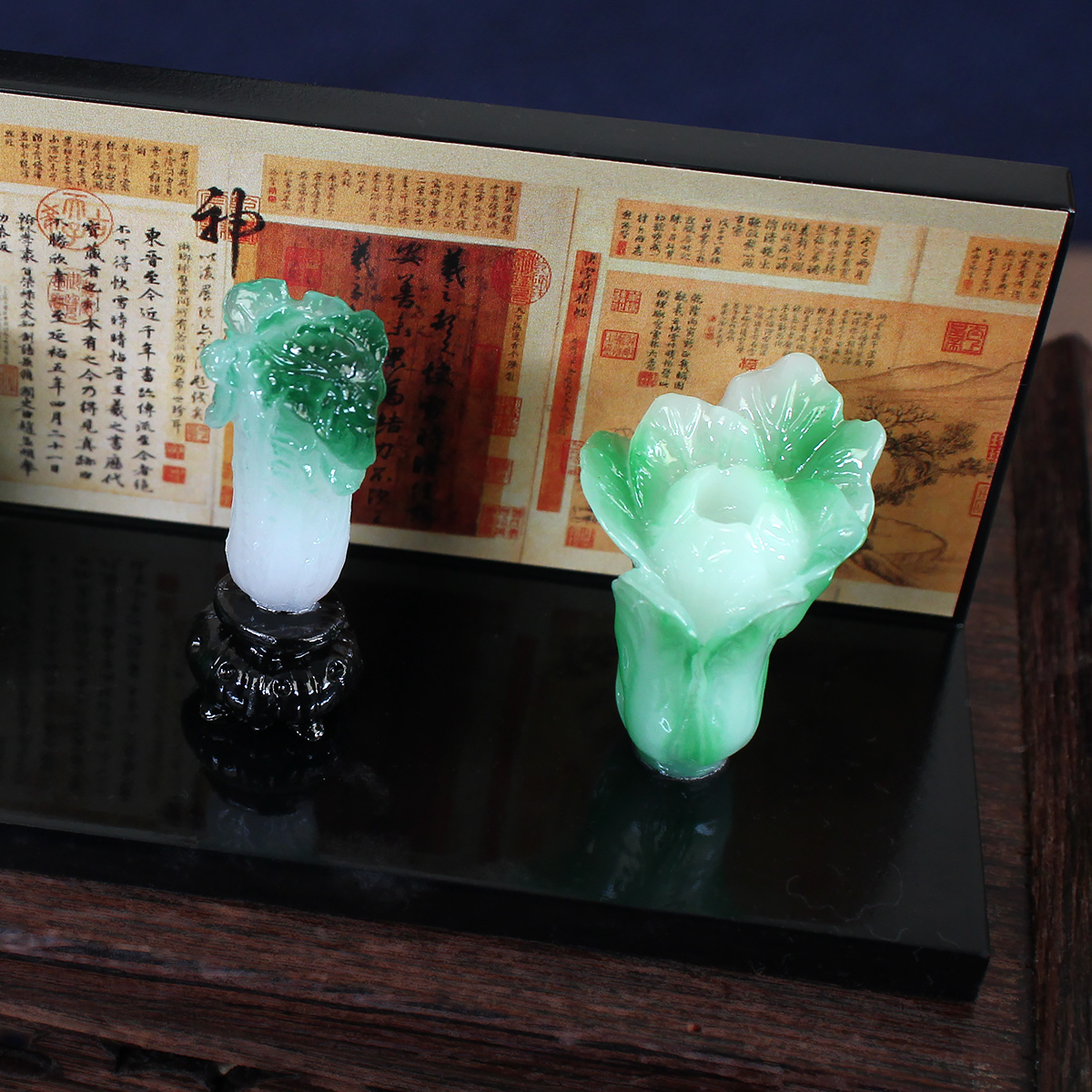 玉山作 極上 人物置物 509g 東キ7-0901☆2F 故宮精品網路商城- 翠玉白菜3件組文鎮