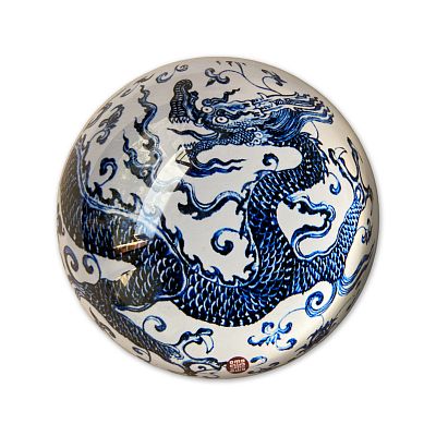 Product info: 故宮紙鎮青花龍紋