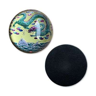 Product info: 故宮紙鎮綠地魚龍圖