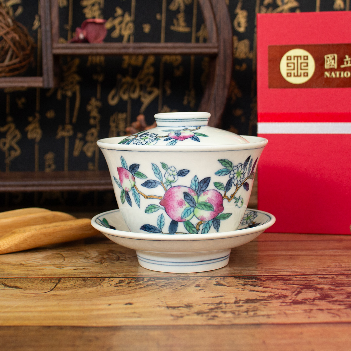 人気絶頂 故宮精品網路商城- 粉彩壽桃蓋杯 工芸品
