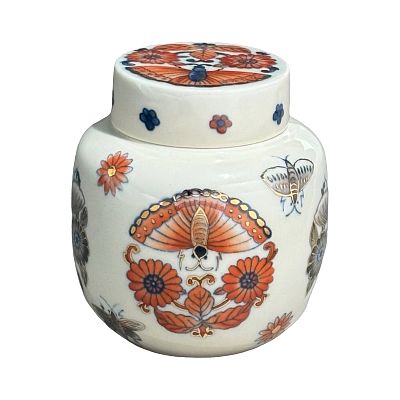 Product info: 團蝶紋茶葉罐(紅黑)
