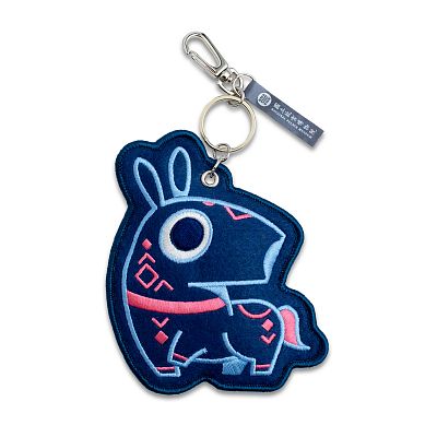 Product info: 安富尊榮—犧尊 刺繡吊飾/鑰匙圈 藍