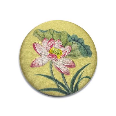 Product info: 荷花刺繡磁鐵