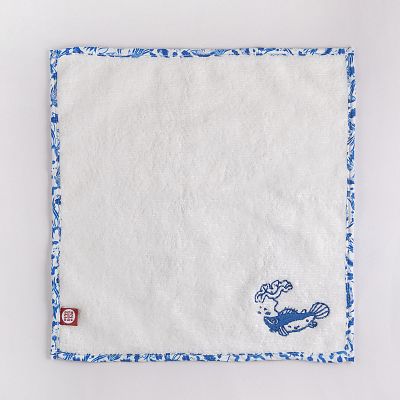 Product info: 蓮塘魚藻方巾(白)