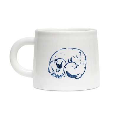 Product info: 金廷標眠犬青花山形杯