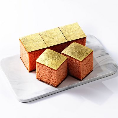 Product info: 翠羽 金箔蜂蜜蛋糕(紅麴)-大