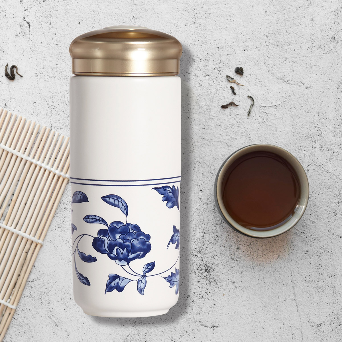 故宮精品網路商城- 青花纏枝花卉紋隨身杯
