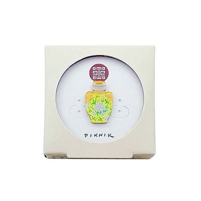 Product info: 牡丹蟠龍瓶別針