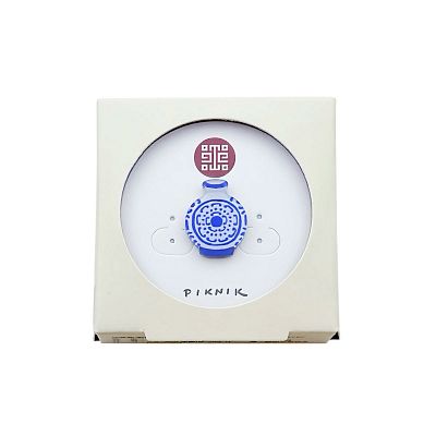 Product info: 壽字鼻煙壺別針