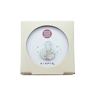 Product info: 蟠桃天球瓶別針