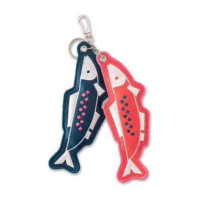 Product info: 年年有魚串-刺繡吊飾/鑰匙圈 紅藍