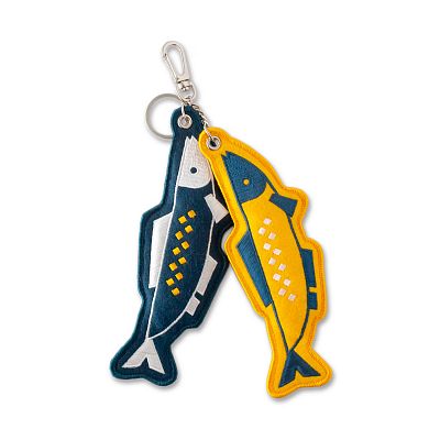 Product info: 年年有魚串 - 刺繡吊飾/鑰匙圈 黃藍